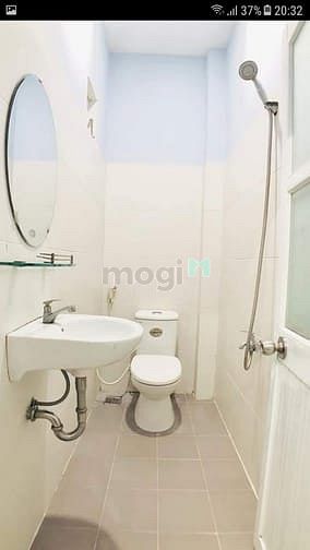 Hình ảnh Phòng dưới trệt, xe dắt vào trong, gần siêu thị nhật