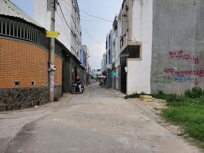 Hình ảnh Bán lô đất 60m2 ngang 5m hẻm xe hơi thông khu dân cư động bộ ở kín