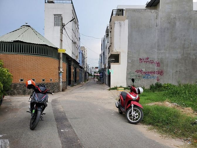 Hình ảnh Bán lô đất 60m2 ngang 5m hẻm xe hơi thông khu dân cư động bộ ở kín