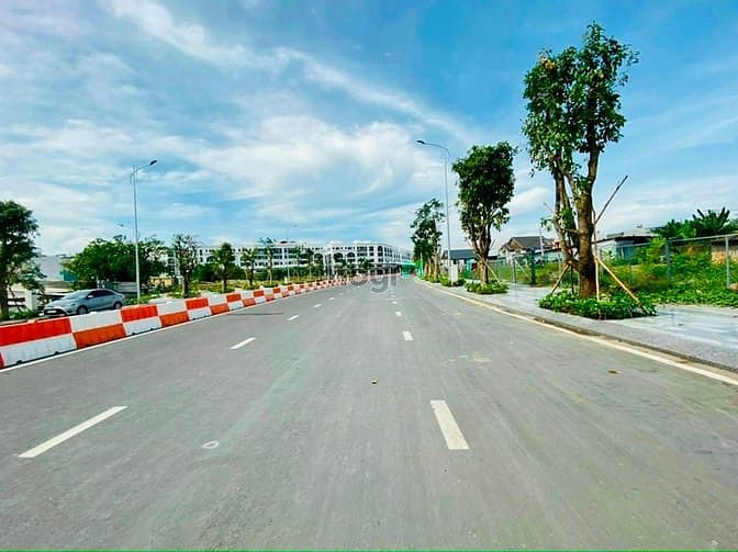 Hình ảnh Bán lô đất QL13 giáp khu Vạn Phúc 5,1x21 thổ cư 100% giá 5ty900