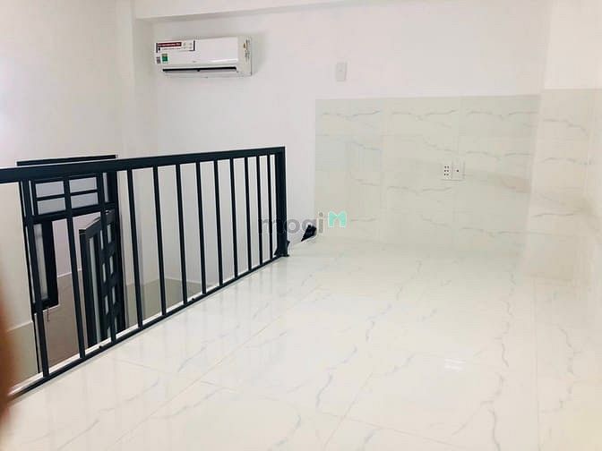 Hình ảnh Phòng trống 21m2, máy lạnh, đường Lê Đức Thọ