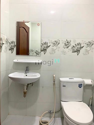 Hình ảnh Mb6623 nạp rút nhanh chóng mới xây full nội thất cao cấp, bacony thoáng mát Quận 10