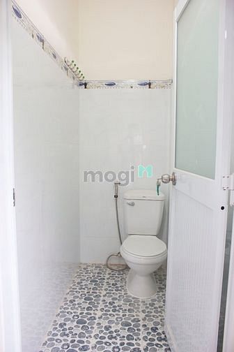Hình ảnh Phòng sạch, thoáng mát ngay bến xe miền Tây