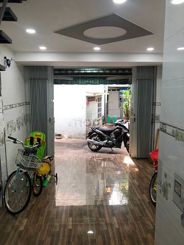 Hình ảnh cần bán nhà đường bến vân đồn p2 q4
