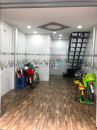 Hình ảnh cần bán nhà đường bến vân đồn p2 q4