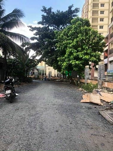 Hình ảnh Bán lô đất tặng nhà cấp 4 ngay đường số 1 Linh Trung. Nở hậu.SHR