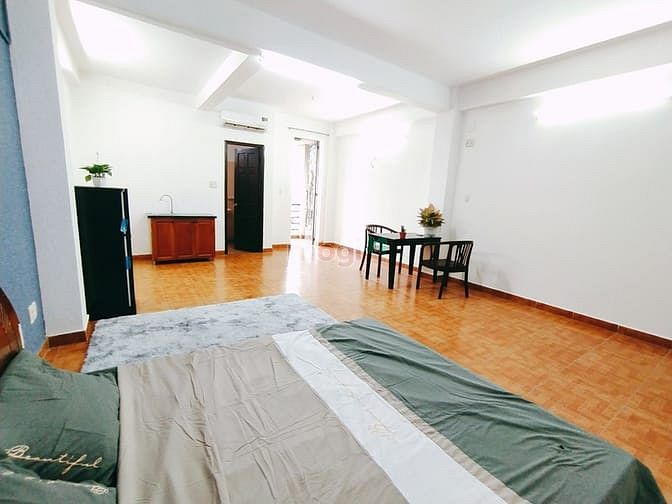 Hình ảnh 🏬 Phòng cho thuê diện tích lớn có ban công || 🏬 đg: Cộng Hòa - Q.TB