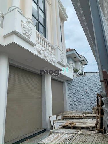 Hình ảnh Cho thuê nhà xưởng BIỆT THỰ 1200m2 đường CONTAINER MẶT TIỀN Lê Tấn B.