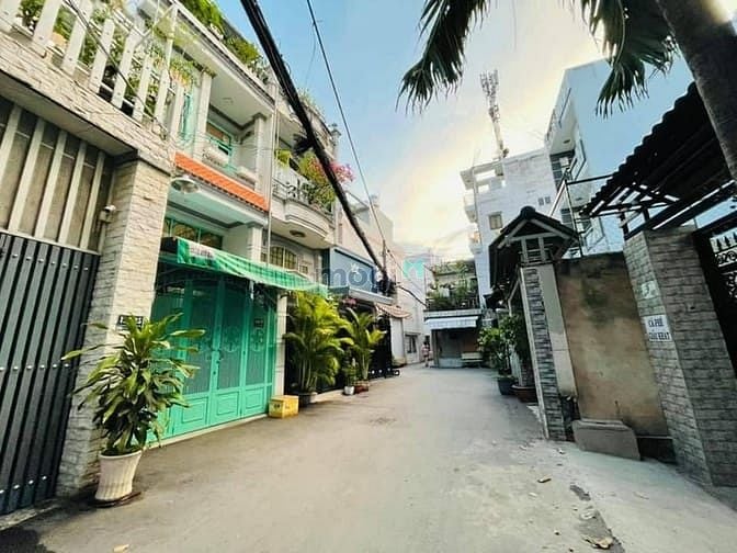 Hình ảnh Xe hơi đổ cửa. 35M2.4Tầng Chỉ 3.9 Tỷ