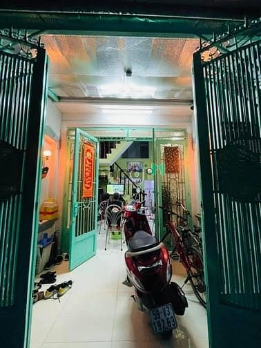 Hình ảnh Xe hơi đổ cửa. 35M2.4Tầng Chỉ 3.9 Tỷ