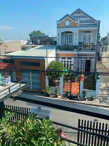 Hình ảnh Nhà sổ riêng 2 mặt tiền trc sau gần chợ Phú Thọ