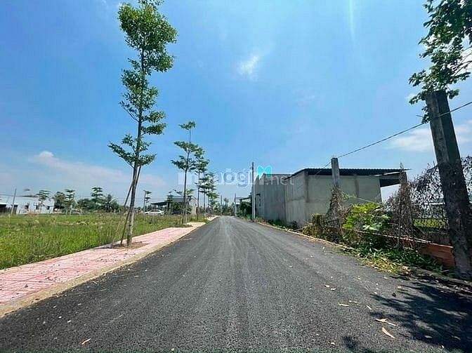 Hình ảnh Cần bán gấp lô đất thổ cư 100% trung tâm tỉnh Long An