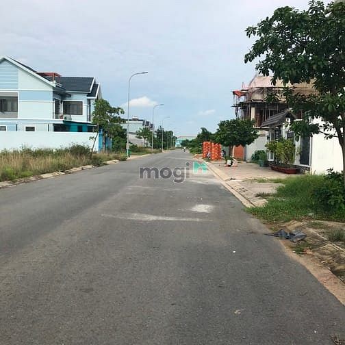 Hình ảnh Cần bán lại nền đất 98,1m2 liền kề EAON Bình tân, đường số 7 ,tên lửa