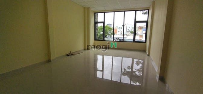 Hình ảnh MT Trần Hưng Đạo Q5 5 Tấm , Sơn Sửa mới , nội thất máy lạnh cao cấp .