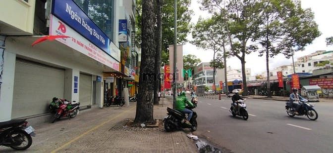 Hình ảnh MT Trần Hưng Đạo Q5 5 Tấm , Sơn Sửa mới , nội thất máy lạnh cao cấp .