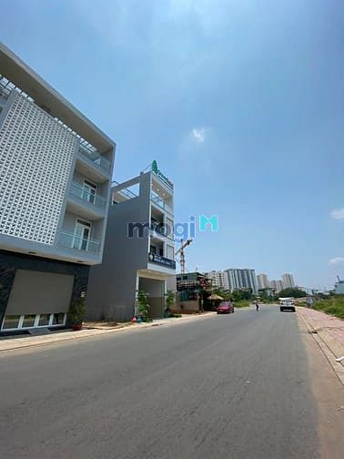 Hình ảnh Bán Đất 1505m2 vị trí siêu đẹp, Khu Công Nghệ Cao Lê Văn Việt 56Tr/m2