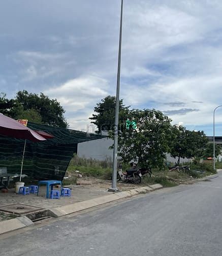 Hình ảnh Bán gấp lô đất thổ cư 98m2 nằm ngay mặt tiền Trần Văn Giàu KDC Tên Lửa