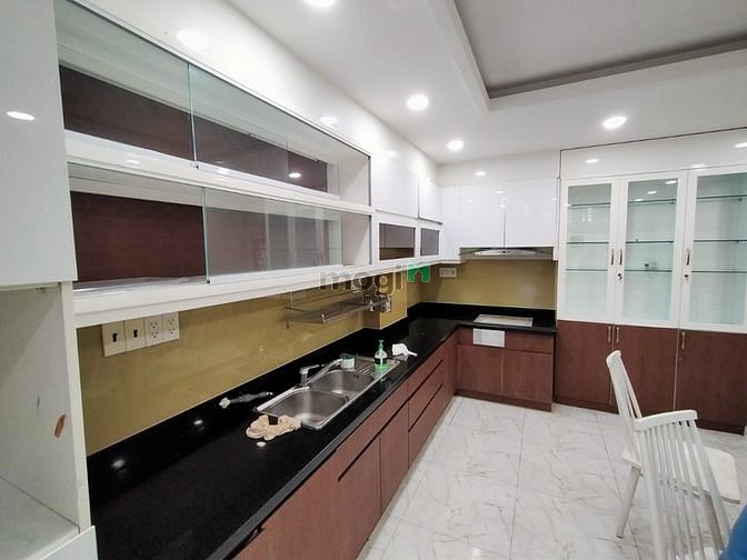 Hình ảnh Cho thuê Hẻm xe hơi 333/6A Lê Văn Sỹ, Tân Bình.