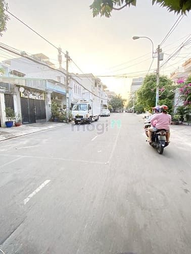 Hình ảnh Lô đất DT rộng 493m2 vị trí đẹp, MT đường số 3, Q7