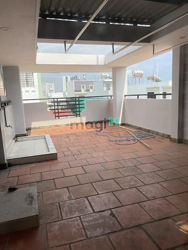 Hình ảnh Nhà lửng, 2 lầu, hẽm 585 Huỳnh Tấn Phát Q7