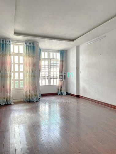 Hình ảnh Nhà lửng, 2 lầu, hẽm 585 Huỳnh Tấn Phát Q7