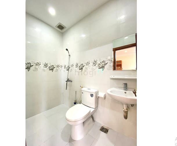 Hình ảnh Căn Hộ Ban Công Nội Thất GỖ HƯƠNG Cao Cấp – Đối Diện NTD Phú Thọ