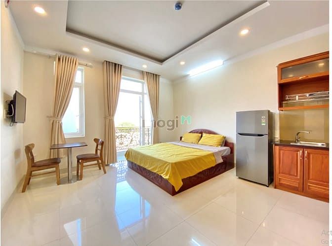 Hình ảnh Căn Hộ Ban Công Nội Thất GỖ HƯƠNG Cao Cấp – Đối Diện NTD Phú Thọ