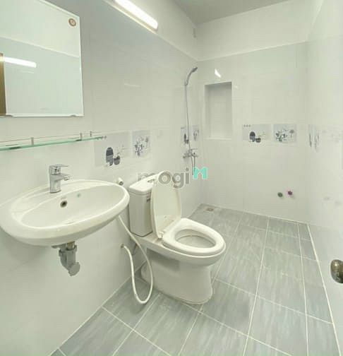 Hình ảnh Cho thuê nhà 1025/1A Cách Mạng Tháng Tám, Phường 7, Quận Tân Bình