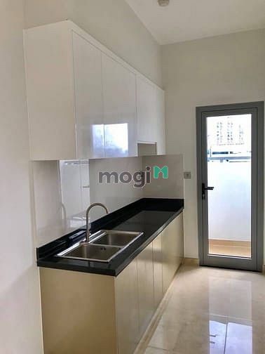 Hình ảnh Cho thuê Luxgarden 2PN, nhà mới sơn sửa, căn góc, 2 cửa sổ thoáng.