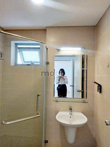 Hình ảnh Cho thuê Luxgarden 2PN, nhà mới sơn sửa, căn góc, 2 cửa sổ thoáng.