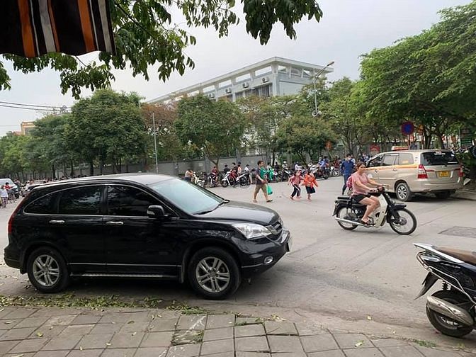 Hình ảnh Lâm Hạ 76M2 Đất, Cách 10M Ra Phố - Ngõ Ô Tô Thông Ra Khu Phân Lô.