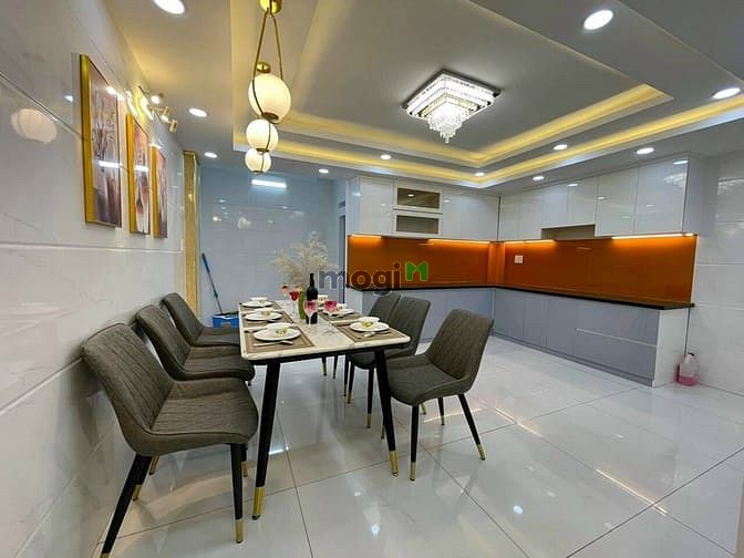 Hình ảnh Cho thuê biệt thự 8x27 1 trệt 4 lầu 1000m2
