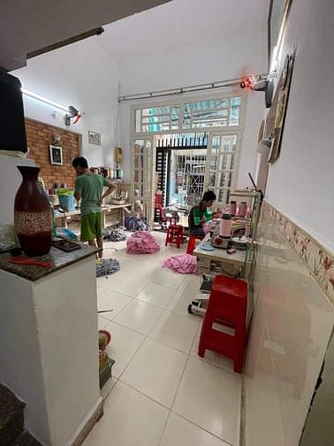 Hình ảnh BÁN NHÀ NGUYỄN SƠN, SỔ VUÔNG, 48m2 chỉ 3tỷ8.