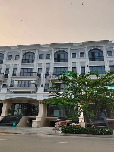 Hình ảnh Cho thuê nhà KHU DÂN CƯ VẠN PHÚC, HẦM 4 LẦU, thang máy, sàn suốt