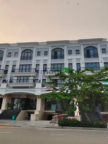 Hình ảnh Cho thuê nhà KHU DÂN CƯ VẠN PHÚC, HẦM 4 LẦU, thang máy, sàn suốt