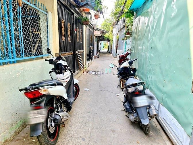 Hình ảnh Nhà cấp 4 vị trí đẹp hẻm 994 Huỳnh Tấn Phát Q. 7