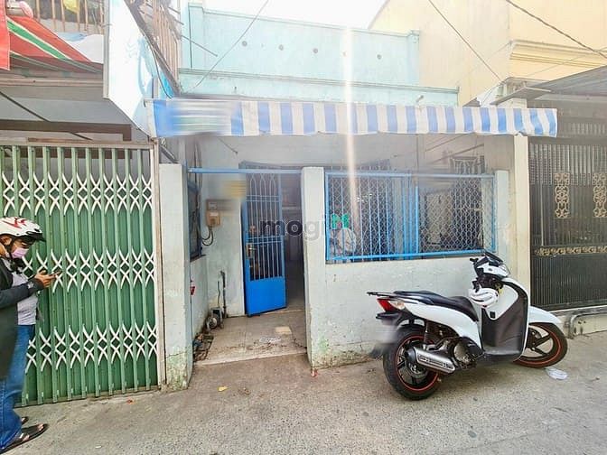 Hình ảnh Nhà cấp 4 vị trí đẹp hẻm 994 Huỳnh Tấn Phát Q. 7