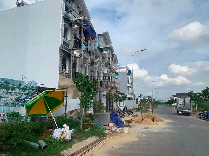 Hình ảnh Ngộp vốn mùa dịch bán nhanh 2 nền đất 100m2 đường số 7 Tên Lửa
