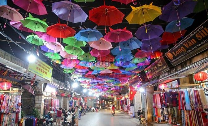 Hình ảnh Chỉ 2.75 có nhà 40m2 sẵn 3 ngủ về ở luôn làng Lụa Vạn Phúc.