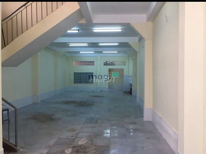 Hình ảnh Nhà Lớn 1 Lầu Mặt Tiền Phạm Văn Chí.