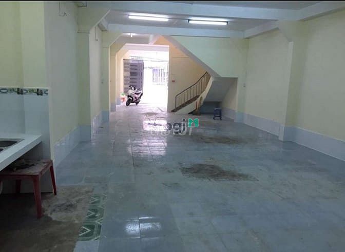 Hình ảnh Nhà Lớn 1 Lầu Mặt Tiền Phạm Văn Chí.