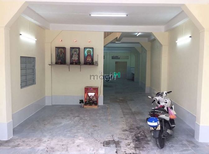Hình ảnh Nhà Lớn 1 Lầu Mặt Tiền Phạm Văn Chí.