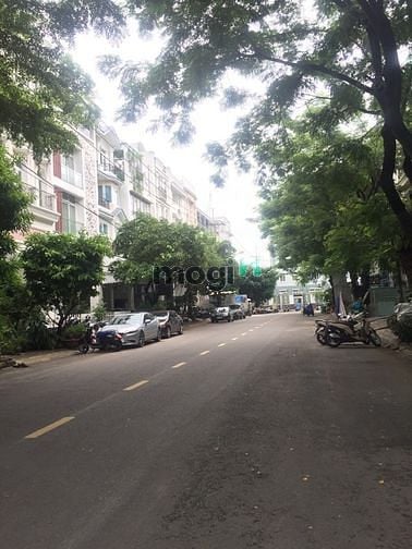 Hình ảnh Bán lô đất nhà phố 6x18,5m mặt tiền đường Phan Khiêm Ích, Phú Mỹ Hưng