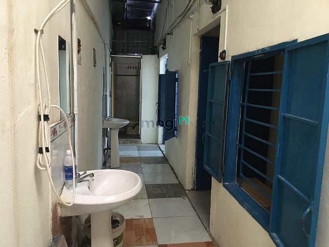 Hình ảnh Cho thuê phòng trọ: máy lạnh,bancon,cửa sổ, 2tr, Q7