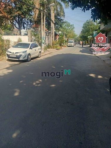 Hình ảnh Bán đất biệt thự tặng nhà sổ riêng thổ cư 15x37m giá 15tỷ Thống Nhất