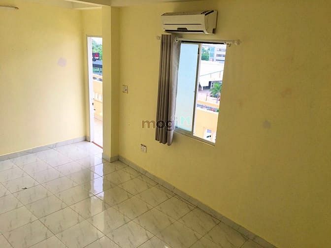Hình ảnh Phòng trọ Quận 7: Máy lạnh, ban công, cửa sổ