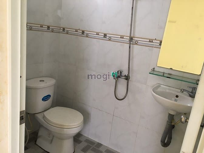 Hình ảnh Phòng trọ Quận 7: Máy lạnh, ban công, cửa sổ