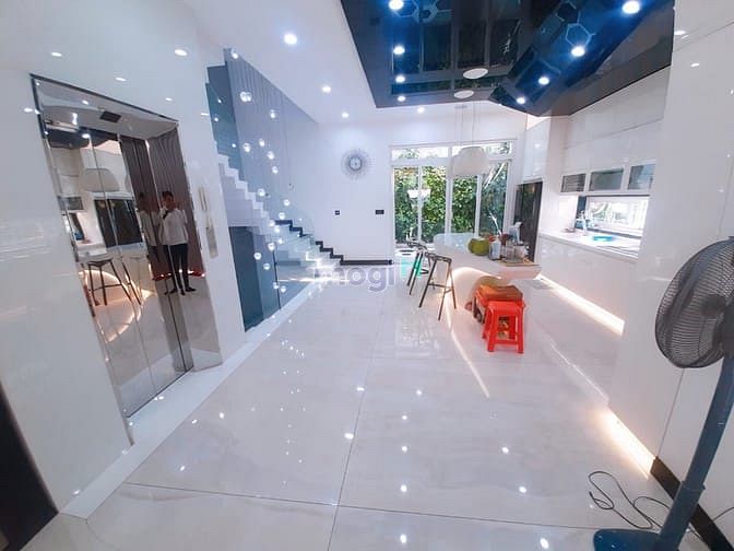 Hình ảnh Cần Bán Biệt Thự MT Đường Số 77 Tân Quy, Quận 7