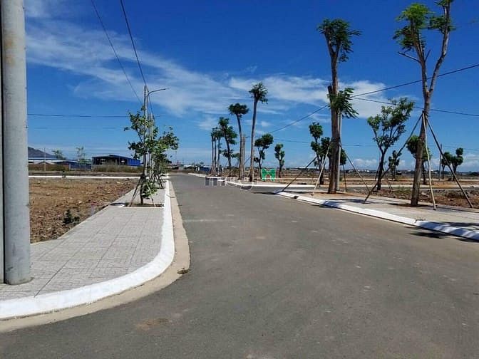 Hình ảnh Đất nền ngay kdc mặt tiền đường gần TL15 thổ cư đầy đủ