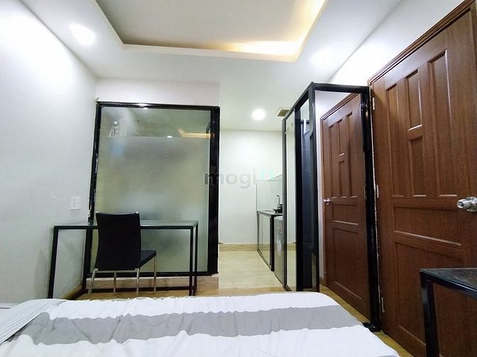 Hình ảnh Phòng cho thuê cao cấp full nội thất, bếp rộng rãi, ban công tháng mát